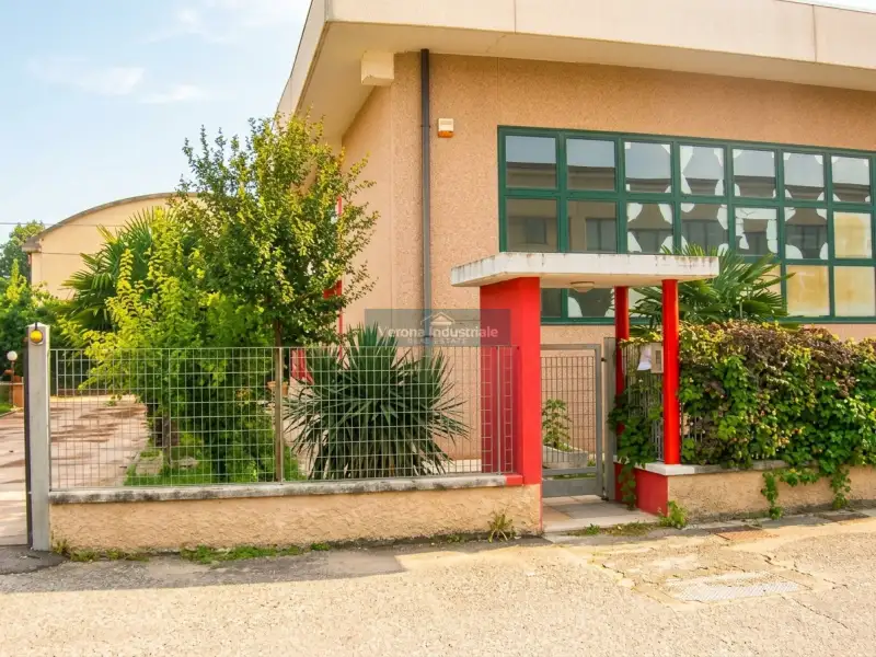 Halle zu vermieten in Lugagnano di Sona, Sona