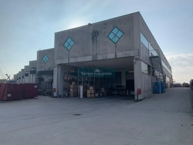 Speciale capannone per logistica, Sommacampagna