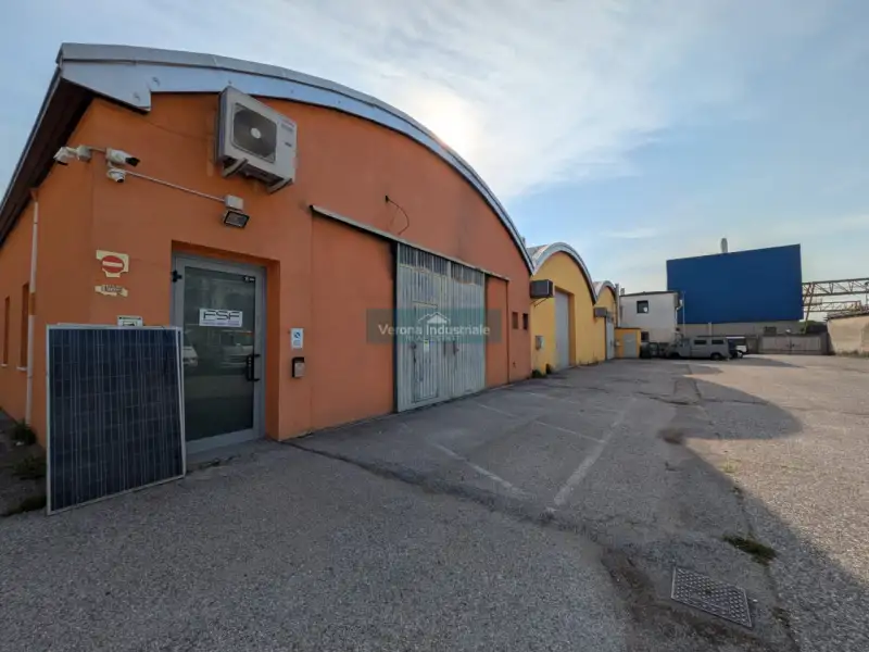 Halle zu vermieten in Verona, Verona
