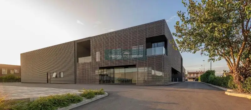Wichtige Industrieimmobilie zum Verkauf in Bussolengo, Bussolengo