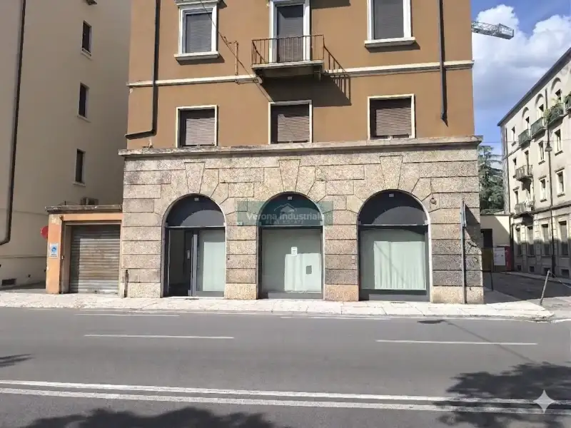 Prestigeträchtiges Geschäft/ Büro zur Miete im Zentrum von Verona, Verona